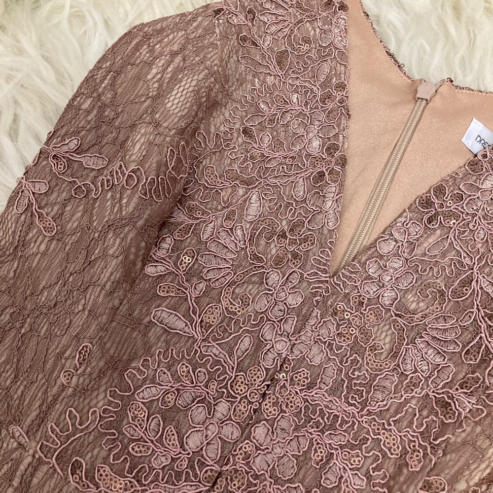 DRESS THE POPULATION Isabelle Lace Midi Dress - Picture 9 of 9